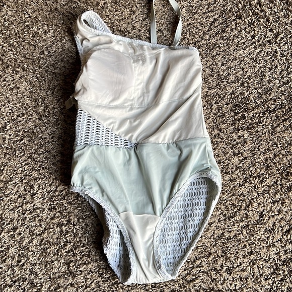 Contours by Coco Reef Suraya One Shoulder Bra Sized One Piece Swimsuit s… - Picture 9 of 13